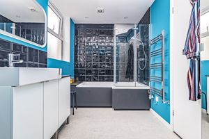 Family Bathroom- click for photo gallery